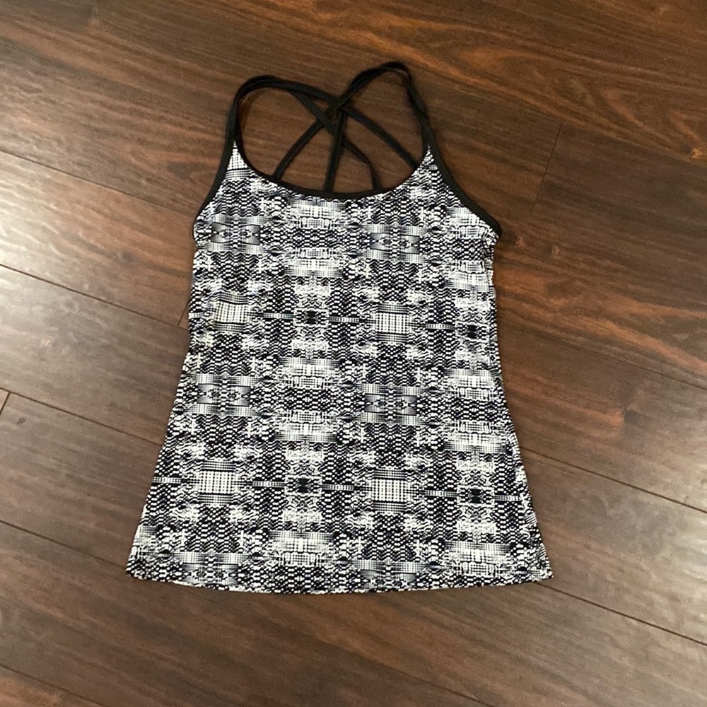 Soybu women’s work out tank top size small.